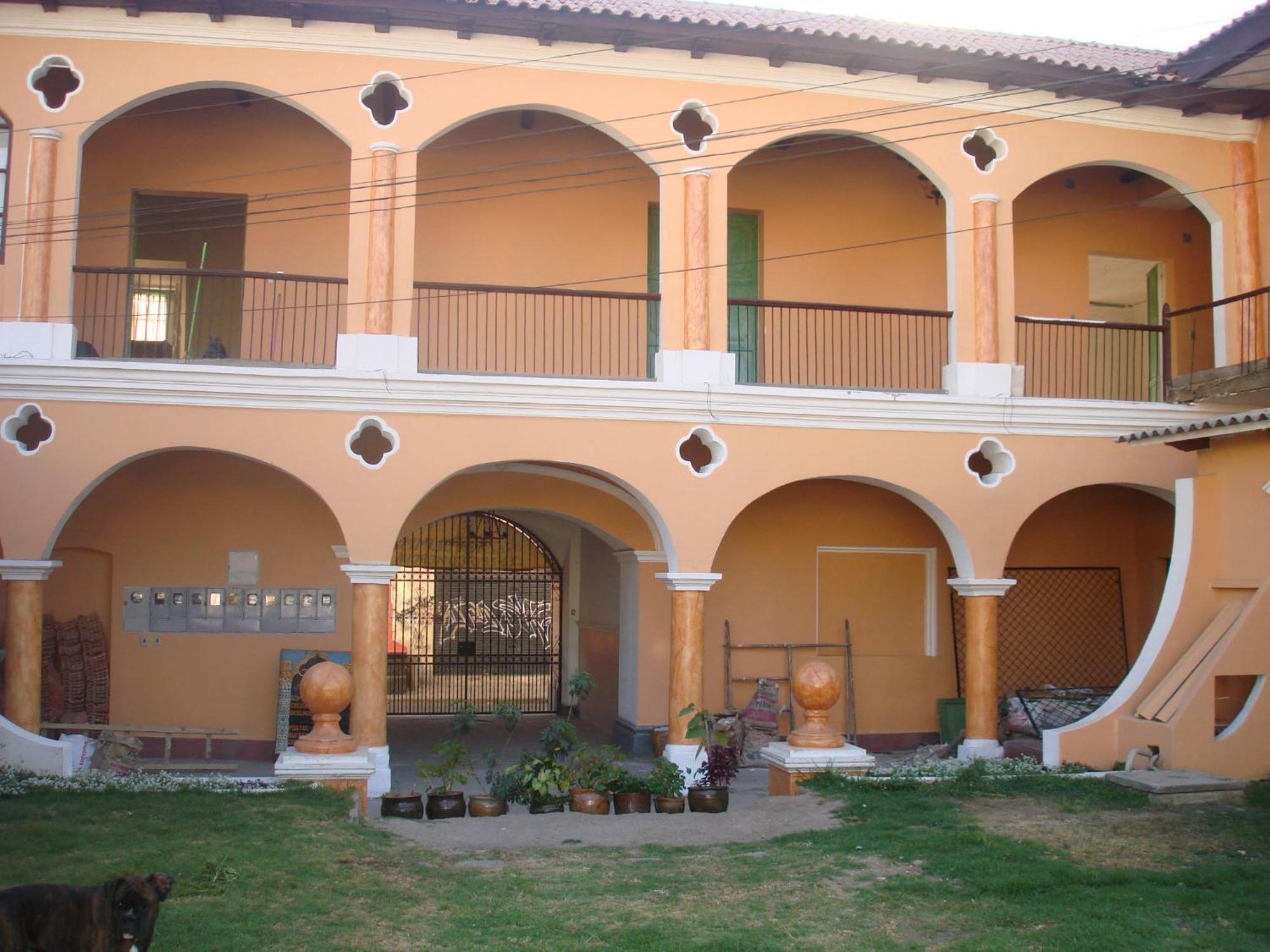 Naupa House Hostel Cochabamba Bagian luar foto